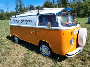 Volkswagen Oldtimer VW t2b Camper, Hippiebus