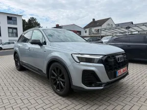 Audi Q7 45 TDI quattro / 7-Sitze