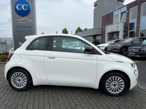 Fiat 500e Red Batterie 96,7% - VC-KAM-Apple-Sitzheiz.