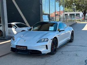Porsche Taycan 4S Sport Design Paket / BOSE / Head Up...