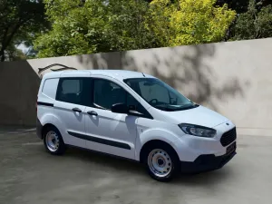 Ford Transit Courier/1.Hand/2xSchiebetür/Klima