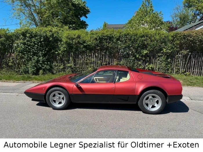 Ferrari 512 BBi Sammlerstück in Rosso Rubino