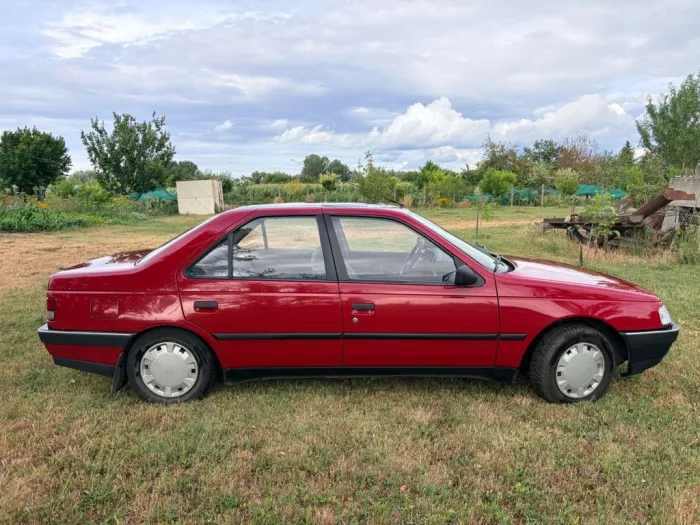 Peugeot 405
