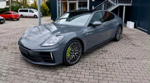 Porsche Panamera 4S E-Hybrid Panoramadach HD-Matrik