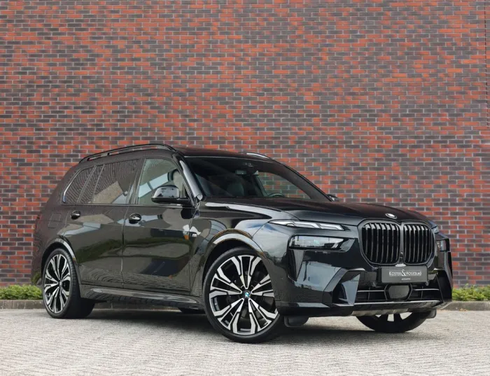 BMW X7 40i xDrive - Skylounge - B&O - Massage