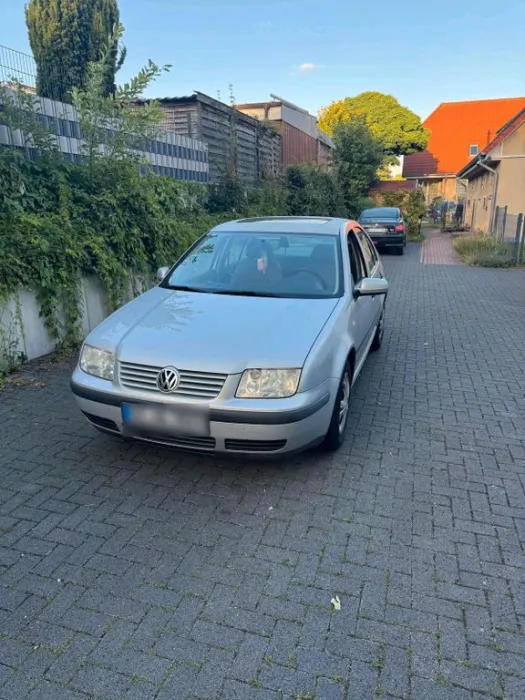 Volkswagen VW Bora 1,6l in Auftrag TÜV 5/28 einsteige...