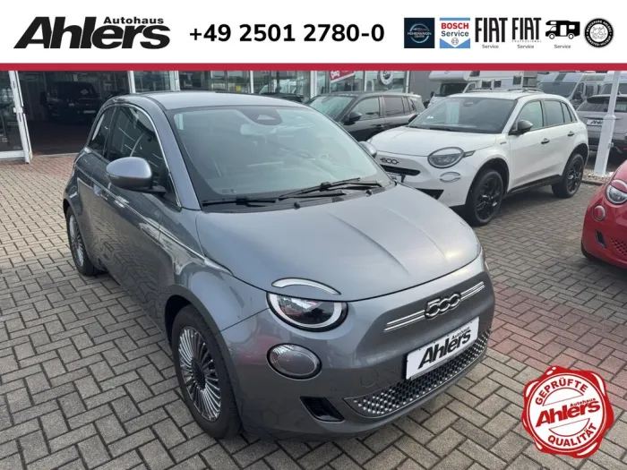 Fiat 500e +KAMERA+SITZHEIZUNG+CARPLAY+TOTWINKEL+PDC+K