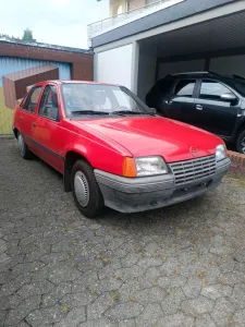 Opel Kadett 1.3 LS Limousine 2 Hand Schalter