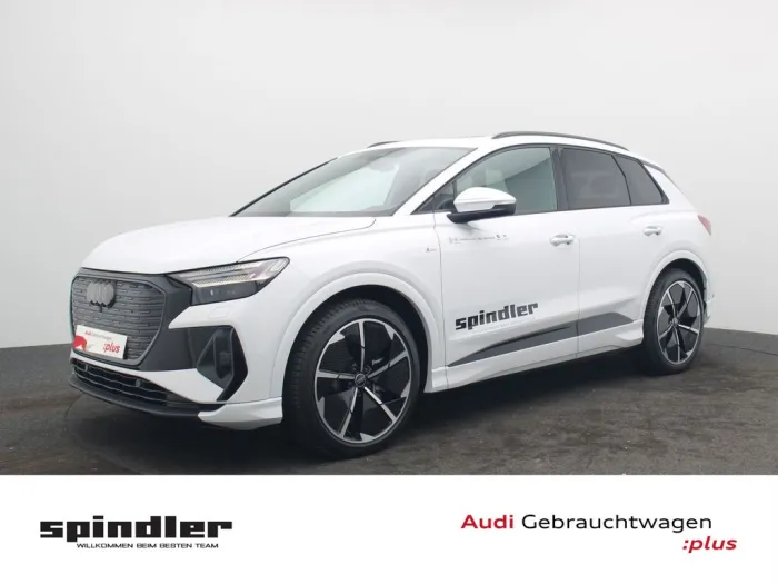 Audi Q4 e-tron S-Line 45 quattro / Matrix, Pano, AHK