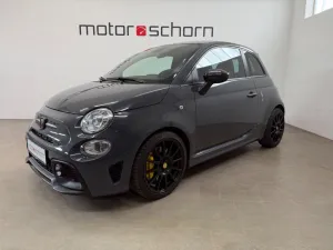 Abarth 595 Competizione Carbon-Beats-Bi-Xenon #cool