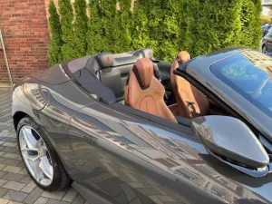 Ferrari Roma Spider*Carbon*Alcantara*LEDs*Inkl.19% MwSt