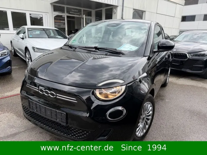 Fiat 500 e Red Paket Komfort Kamera PDC CARPLAY