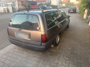 Opel Omega a Caravan 2.0i H Kennzeichen