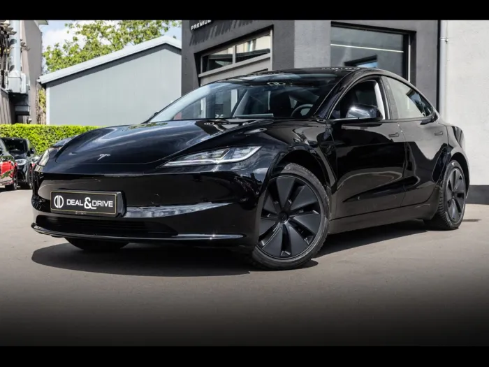 Tesla Model 3 HIGHLAND PREMIUM RWD°AUTOPILOT°PANO°18°
