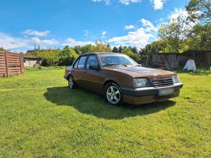 Opel Ascona C