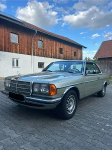 Mercedes-Benz CE 230 Coupé (W123) Oldtimer 