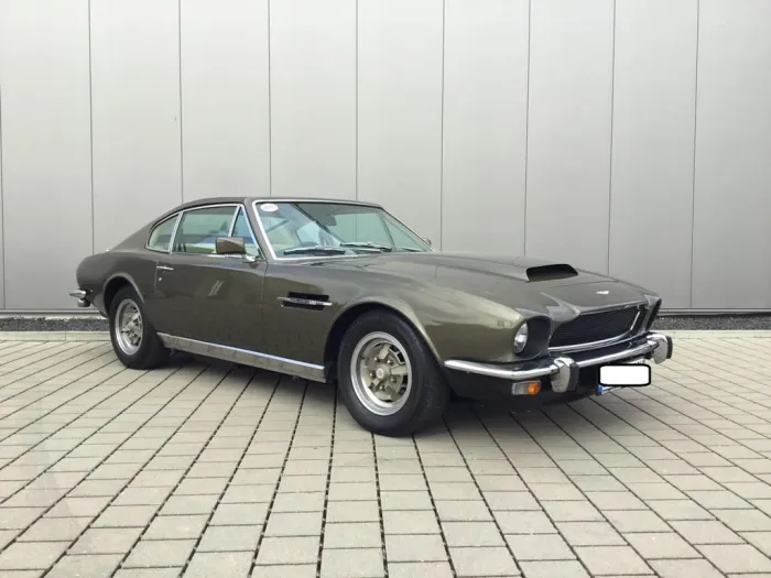 Aston Martin V8 Coupe