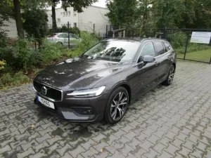 Volvo V60 Kombi B3 Benzin EU6d Core digitales Cockpit 