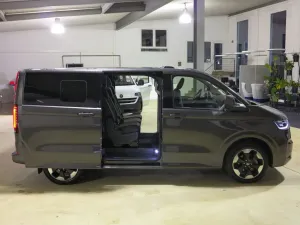 Volkswagen e-Caravelle 160 kW RWD KR Style 8Si AHK Navi