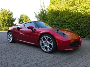 Alfa Romeo 4C 1.8 TBi 16V - Rosso Comp - 1.Hd - unfallfrei 
