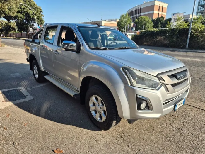 Isuzu D-Max 1.9 Doppia cabina Planet 4WD A/C
