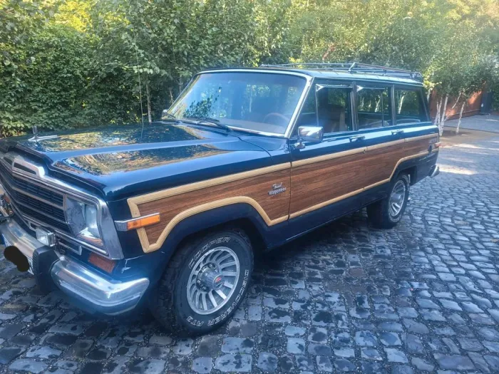 Jeep Grand Wagoneer TÜV und H Zulassung.