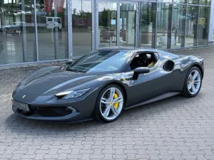 Ferrari 296 GTB, JBL, LIFT, DEUTSCHES FZG AUS 1. HAND