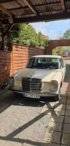 Mercedes-Benz 220