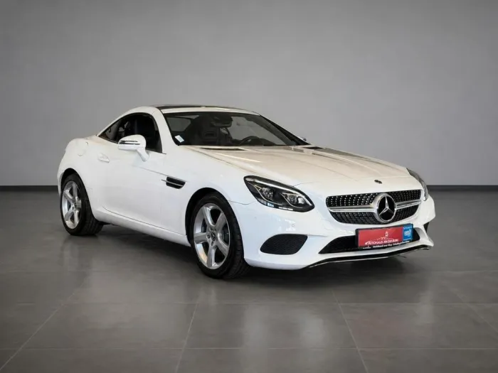 Mercedes-Benz SLC 180/Leder/LED/Pano/2.Hand