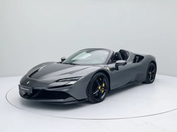 Ferrari SF90 Spider - Ferrari Hamburg