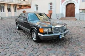 Mercedes-Benz SEL560