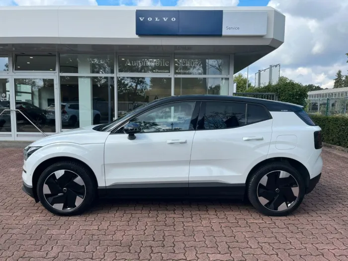 Volvo EX30 Single Motor Extended Range Ultra