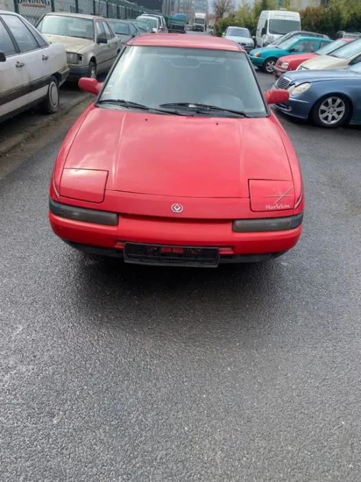 Mazda 323 F Schlafaugen