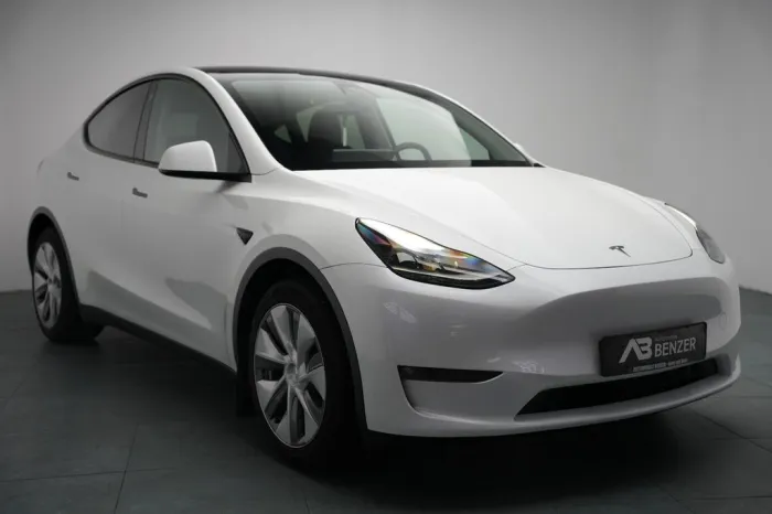 Tesla Model Y Long Range Dual*PanoramaGlasdach*Subwoof