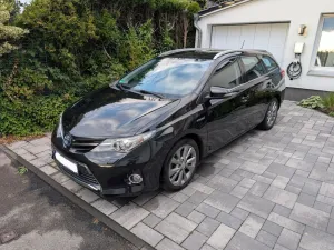 Toyota Auris Touring Sports Hybrid - TÜV 10/27 