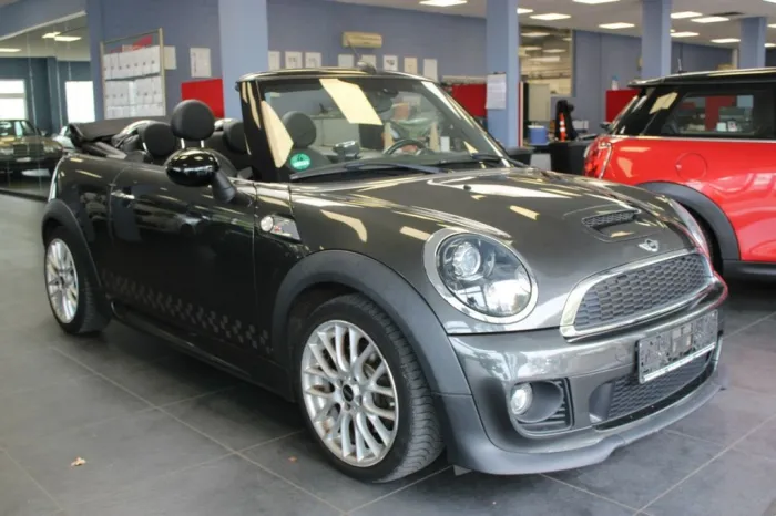 MINI Cooper S Cabrio - JCW-Paket - Leder - Xenon - Na