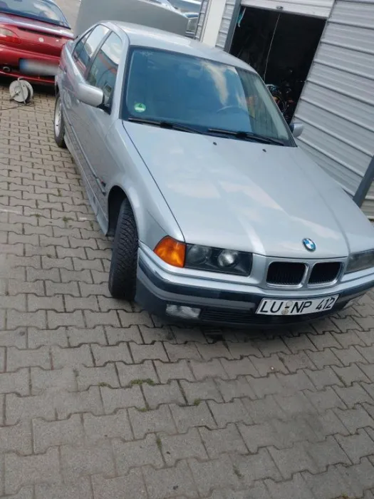 BMW E36 328i -