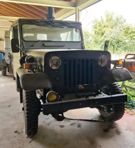 Mitsubishi Oldtimer Jeep Militär Mitsubishi J24 mit A...