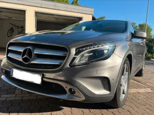 Mercedes-Benz GLA 180 -Standheizung, Scheckheft, Winterräder
