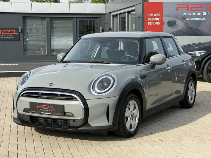 MINI ONE Classic Trim Navi-LED-Mini connected-PDC-SHZ