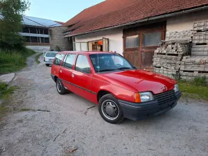 Opel kadett E Caravan 2.0i Scheunenfund c2...
