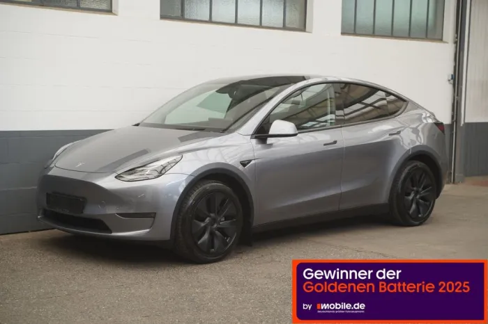 Tesla Model Y Long Range AWD *AHK*HW4*