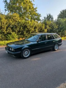 BMW E34 Touring 525i Klima  Panorama Oxfordgrün