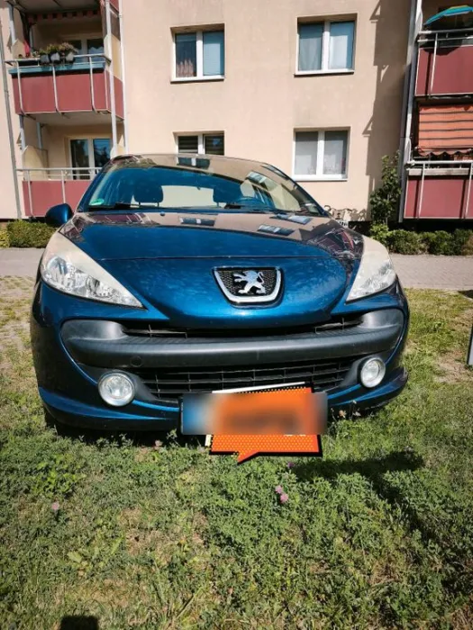 Peugeot 207 ,wenig Kilometer, tech. Top,no...