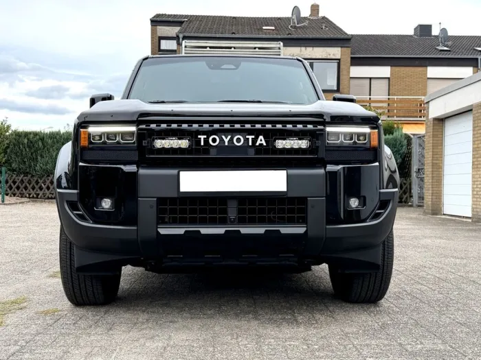 Toyota Land Cruiser 2.8 D-4D 4WD BLECK-EDITION*GARANTI
