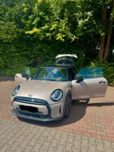 MINI Cooper - Top Ausstattung - Head-Up - Sports