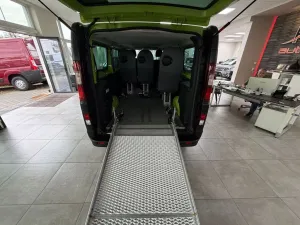 Opel Vivaro Combi L2H1/5-Sitzer/Behindertengerecht