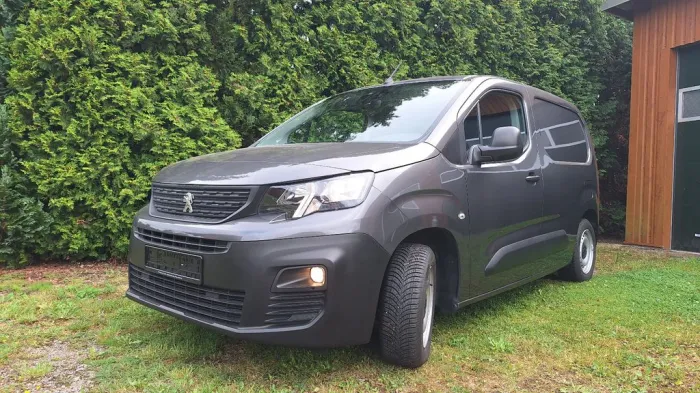 Peugeot Werkstatt - Wagen;Regal;AhK;Temp;AC;PDC; 3 Sitze