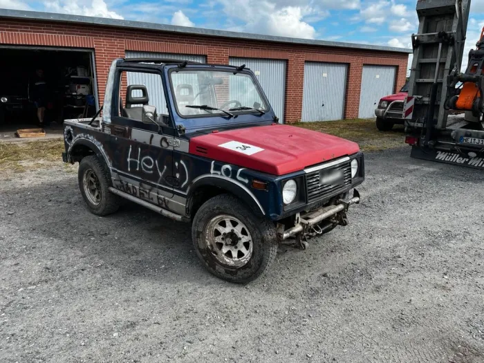 Suzuki SJ 413 Geländewagen kein Samurai