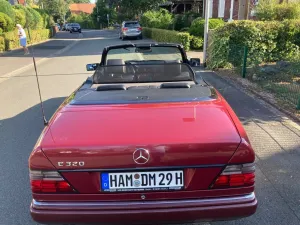 Mercedes-Benz E 320 E 320